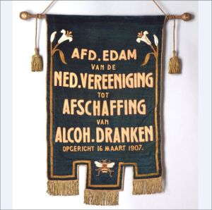 Affiche: De kroeg gesloten. Tekenaar: Albert Hahn. Volkspetitionement: De plaatselijke keuze. 